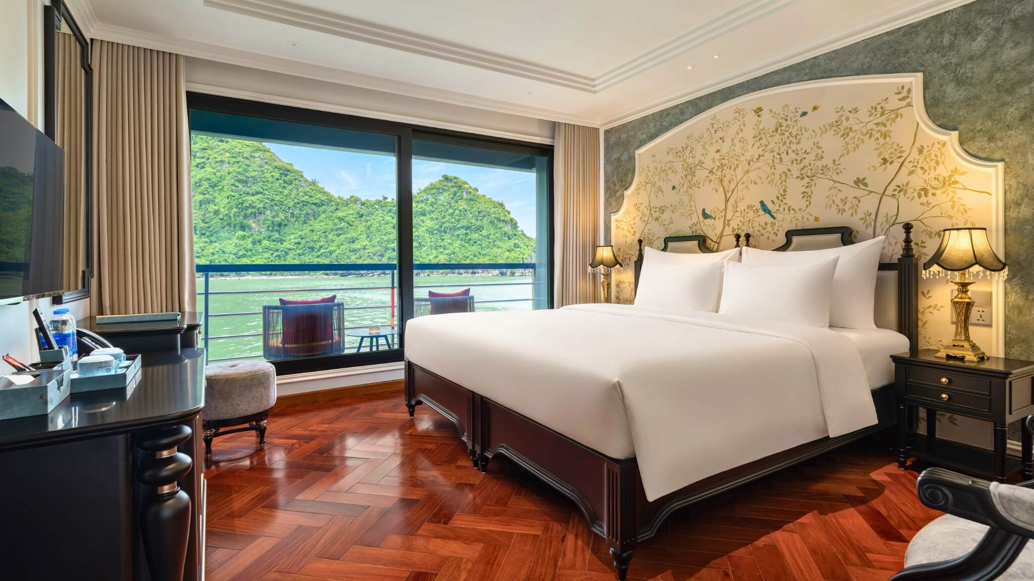 La Casta Star Cruise - Senior Suite Room
