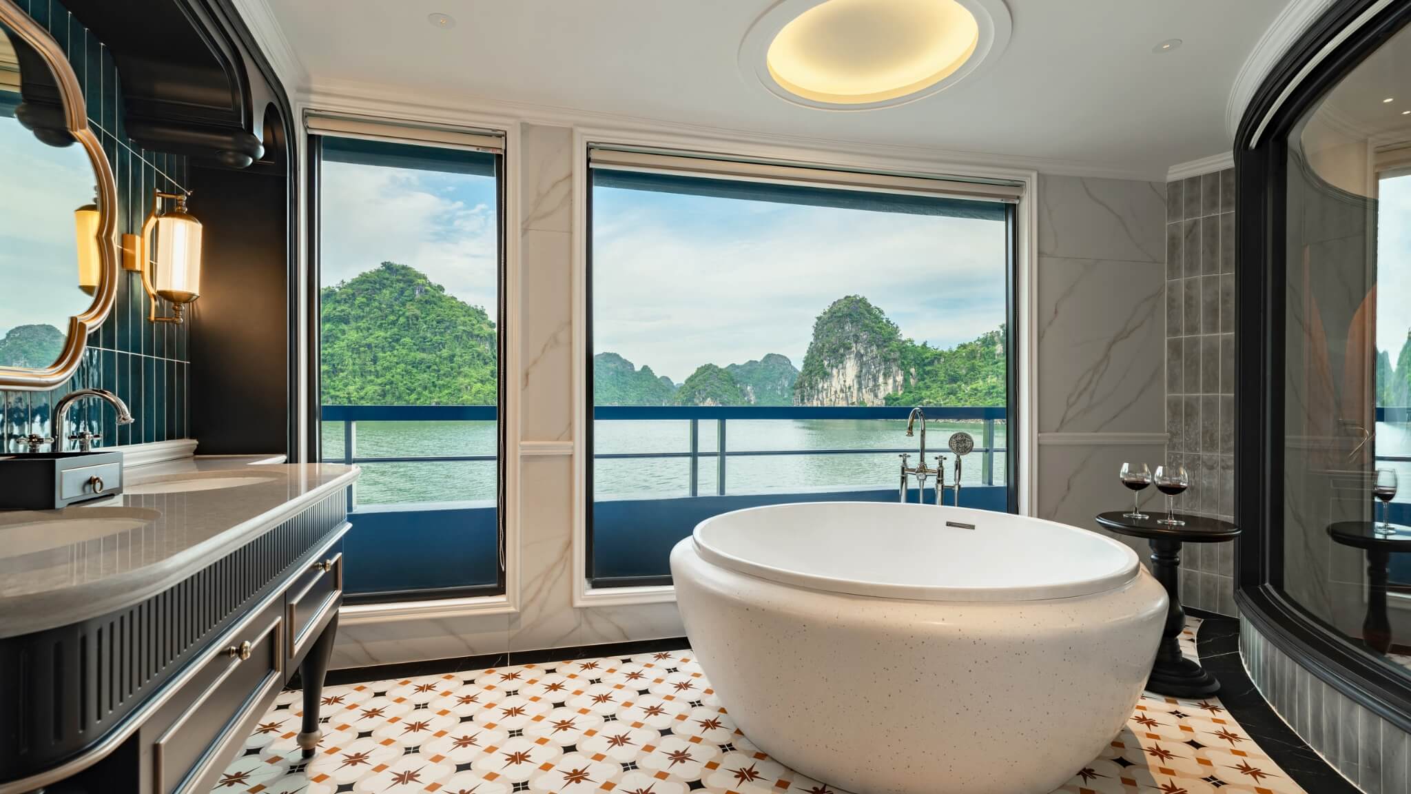 La Casta Star Cruise - VIP Suite Bow View 3