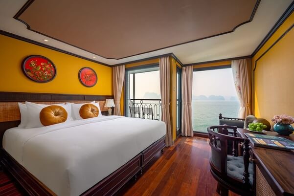 Junior Suite interior with private balcony on Indochine Grand Cruise