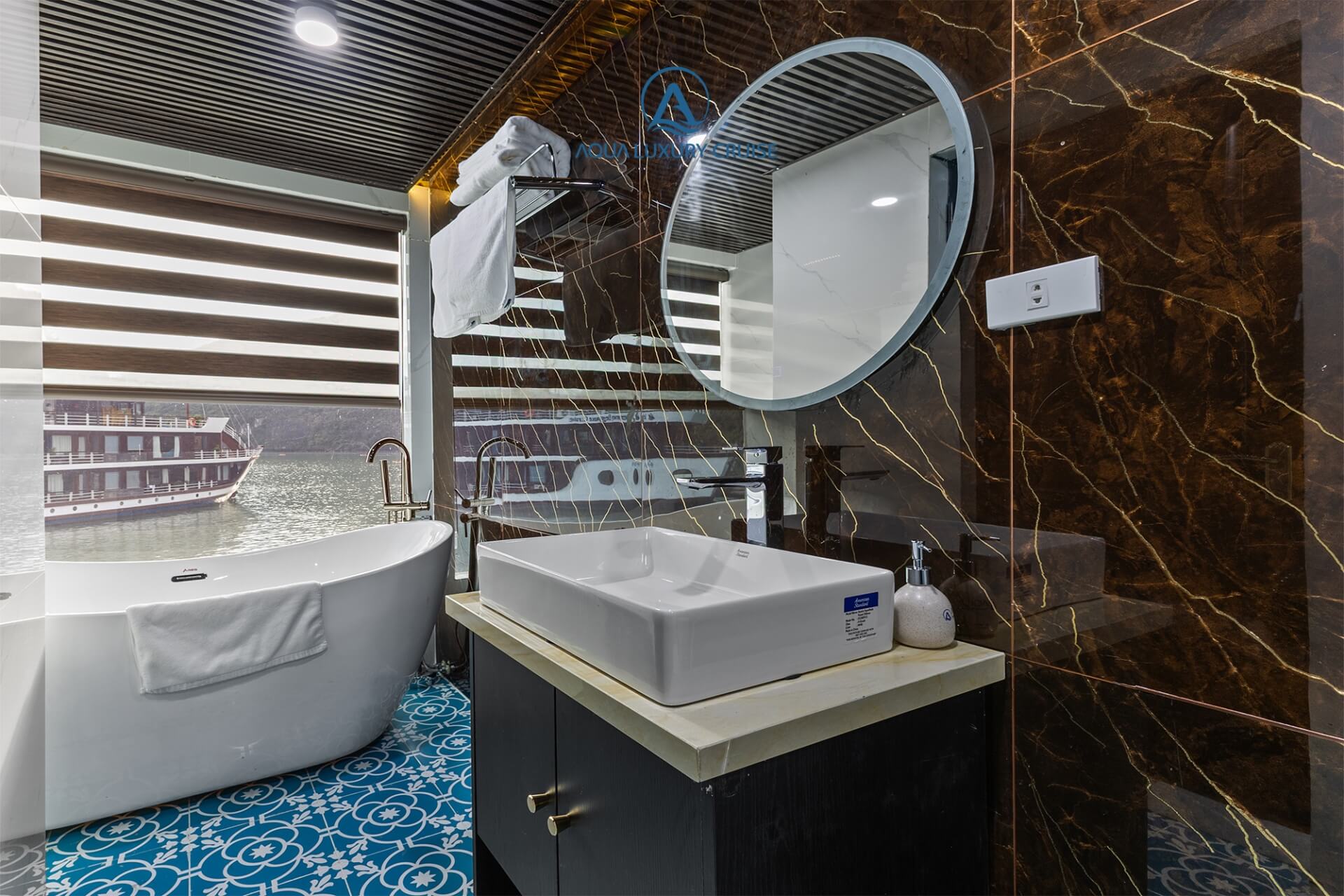Aqua Luxury Cruise - Honeymoon Suite Terrace Cabin 5