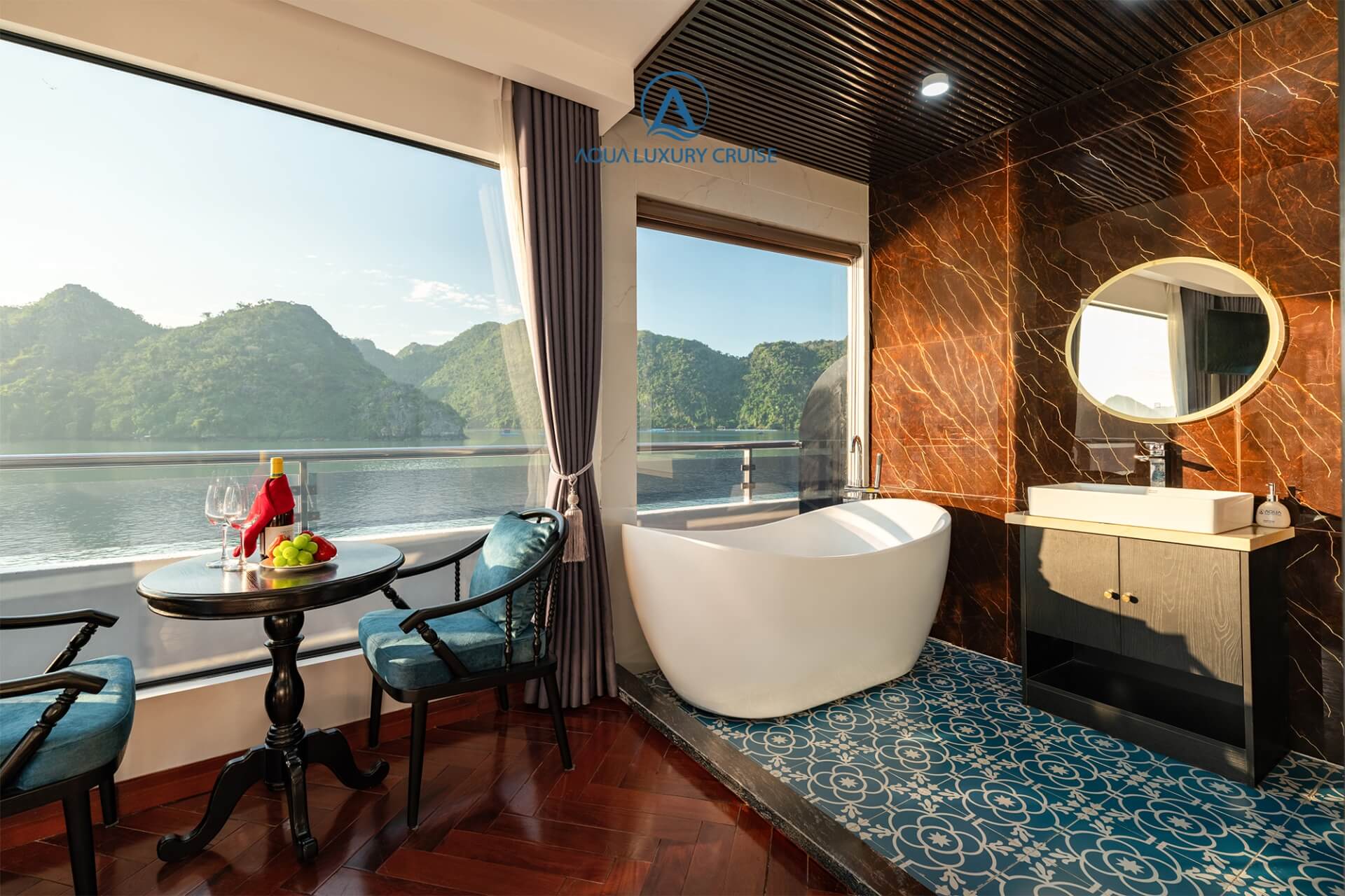 Aqua Luxury Cruise - King Suite Terrace Cabin 3