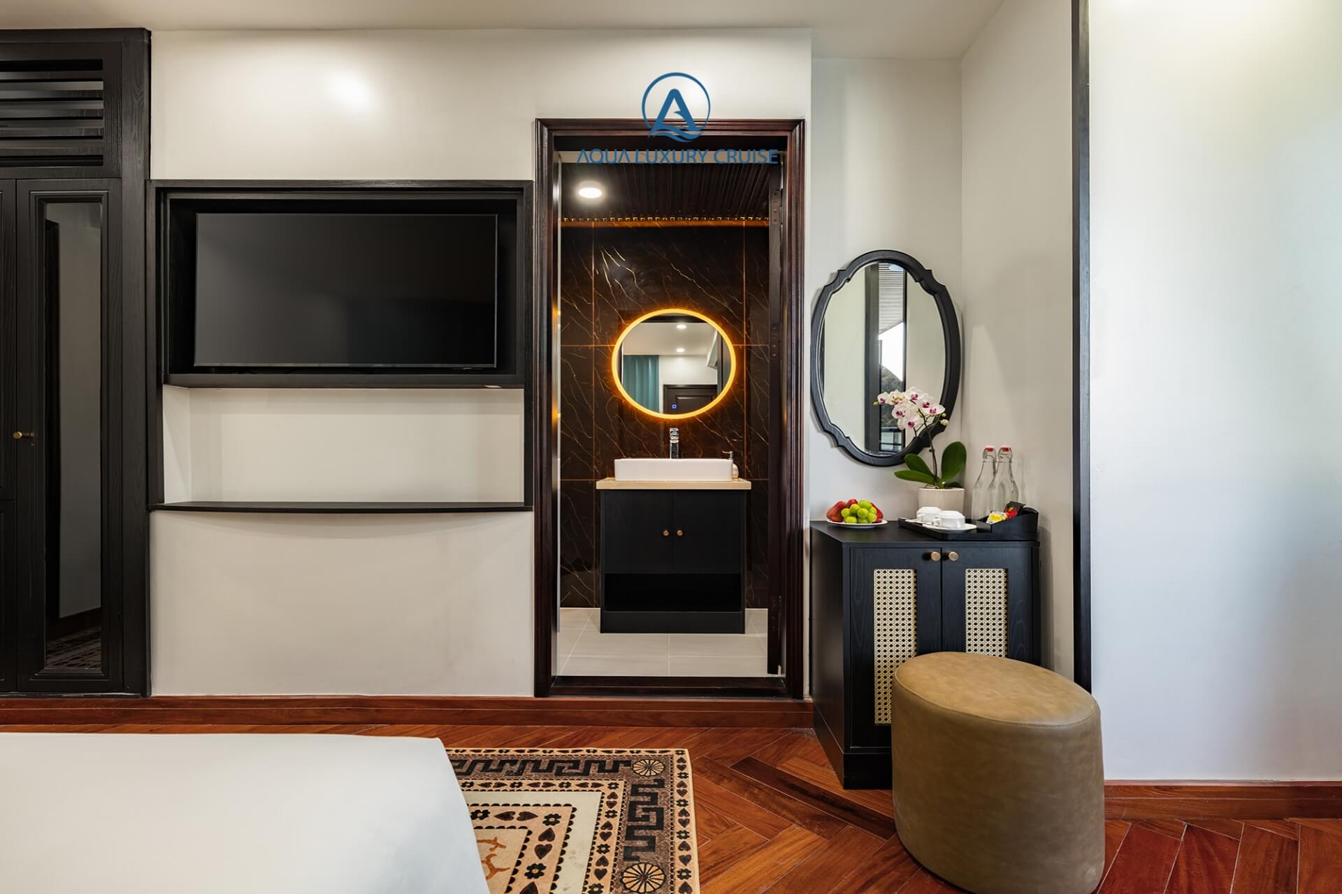 Aqua Luxury Cruise - Senior Suite Balcony Cabin 4