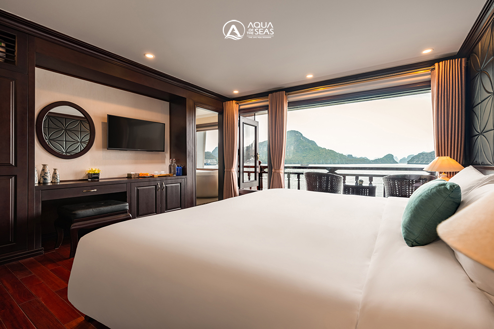 Aqua of the Seas Cruise - Aqua Senior Suite Cabin 2