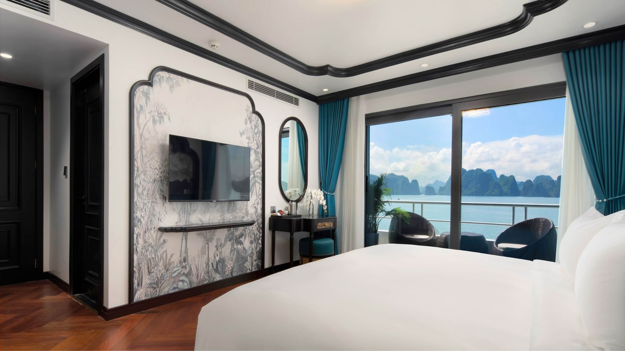 Catherine Cruise - Premier Suite (2nd Deck)