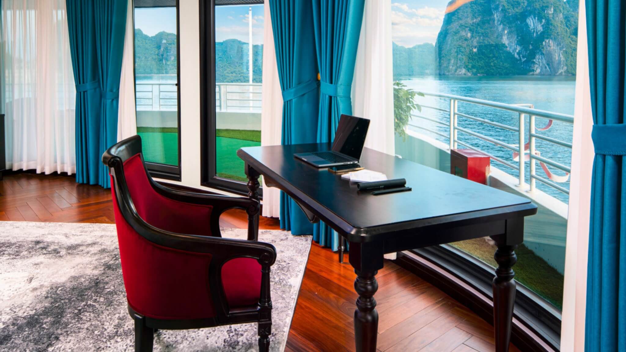 Catherine Cruise - Villa President Suite 4