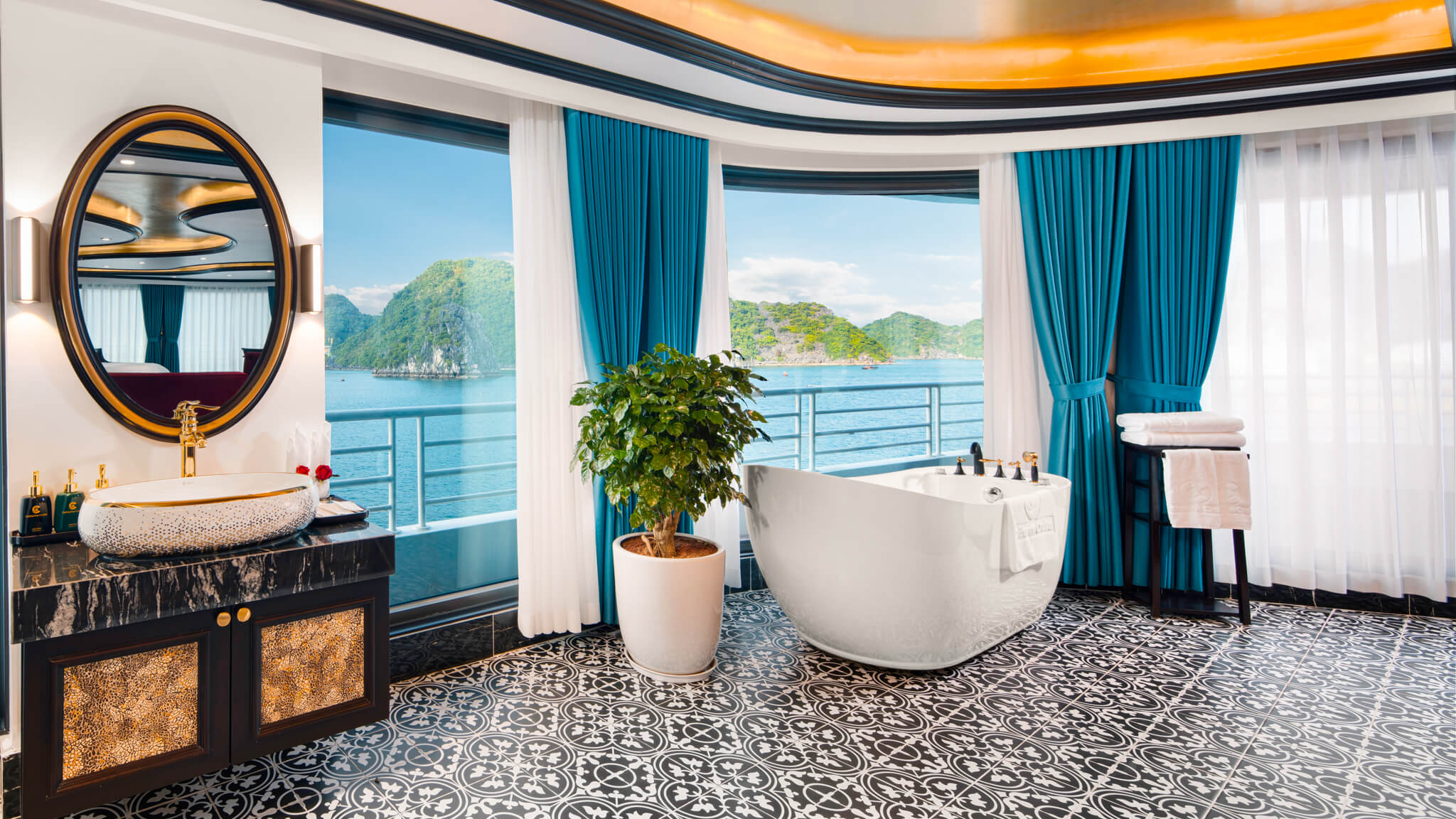 Catherine Cruise - Villa President Suite 5