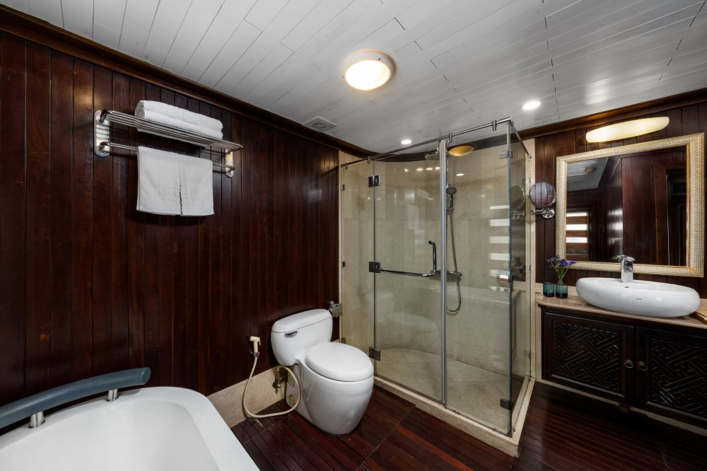 Garden Peak Cruise - Premium Executive balcony suite 5