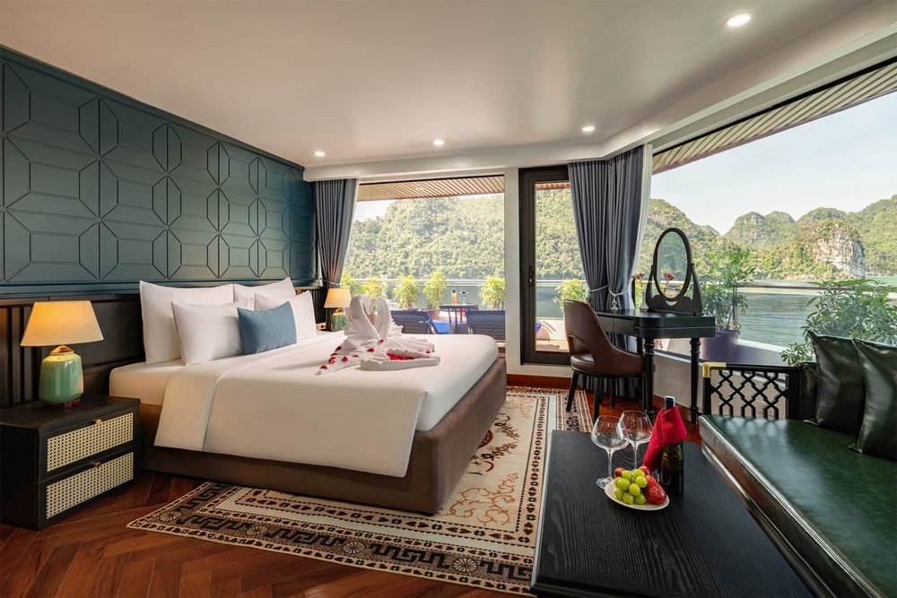Honeymoon Suite Terrace Cabin on Aqua Luxury Cruise, 45 square meters with private terrace