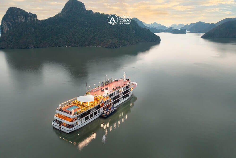Aqua Of The Seas Cruise at sunrise in Halong Bay