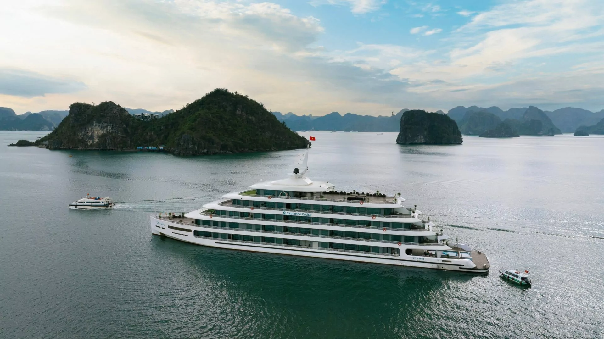 Catherine Cruise Halong Bay
