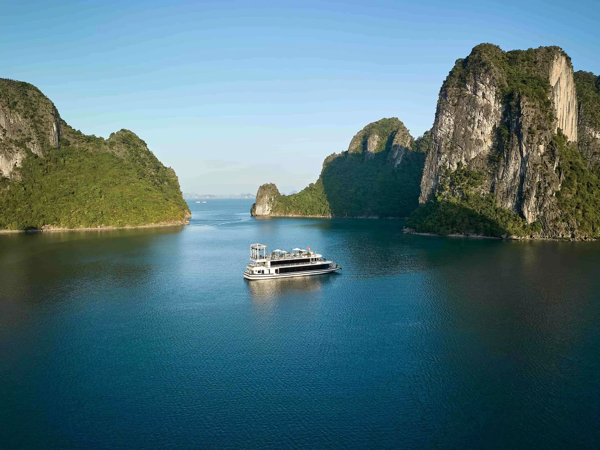 Iris Day Cruise Halong Bay – Sailing Through the Karst Channel