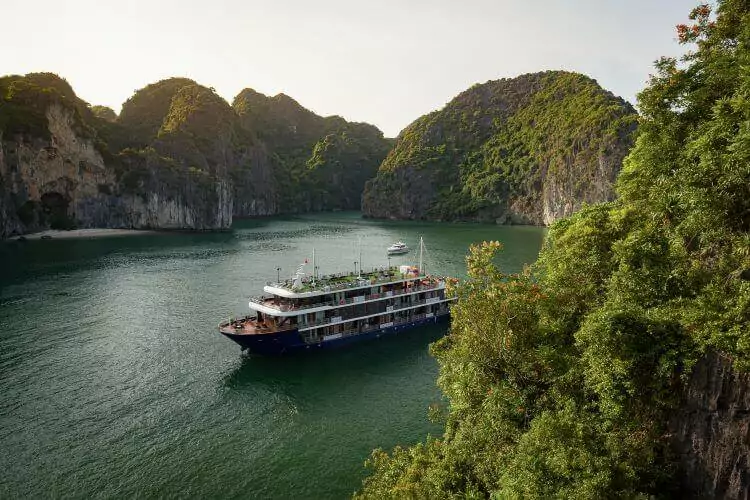 La Pandora Cruise Halong Bay Cove Vista