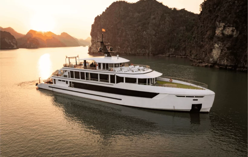 Hera Luxury Day Cruise Lan Ha Bay