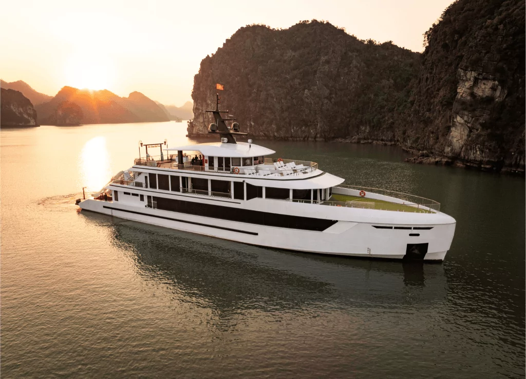 Hera Luxury Day Cruise Lan Ha Bay