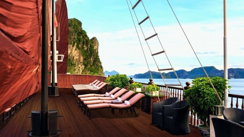 Alisa Premier Cruise Halong Bay 2
