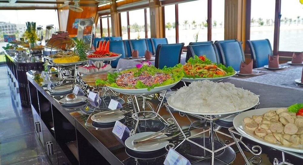 Seafood buffet dishes