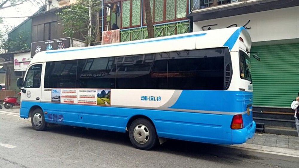 Shuttle bus used for the Hanoi to Halong Bay transfer