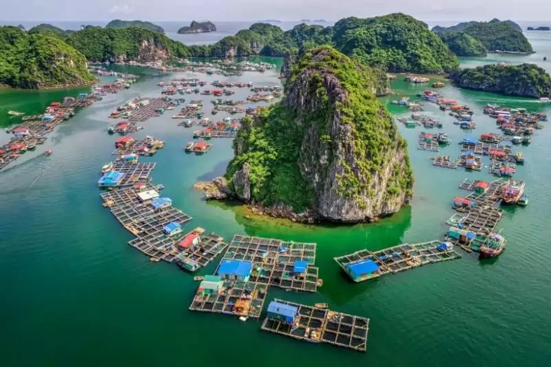 Cua Van Fishing Village