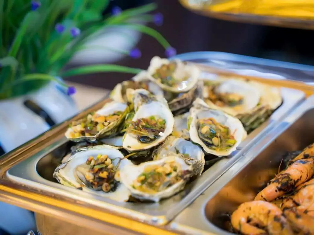 Vera Day Cruise – Buffet lunch grilled oysters
