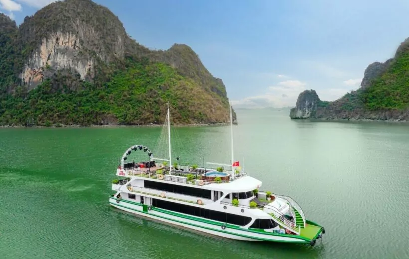 Vera Day Cruise Halong Bay
