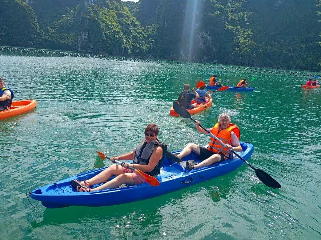 Vera Day Cruise – Kayaking at luon cave