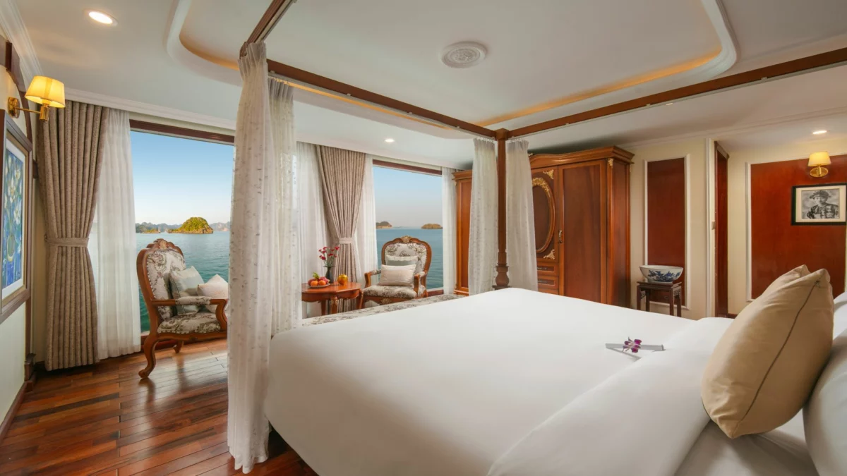 Queen Suite bedroom on Emperor Cruises Legacy