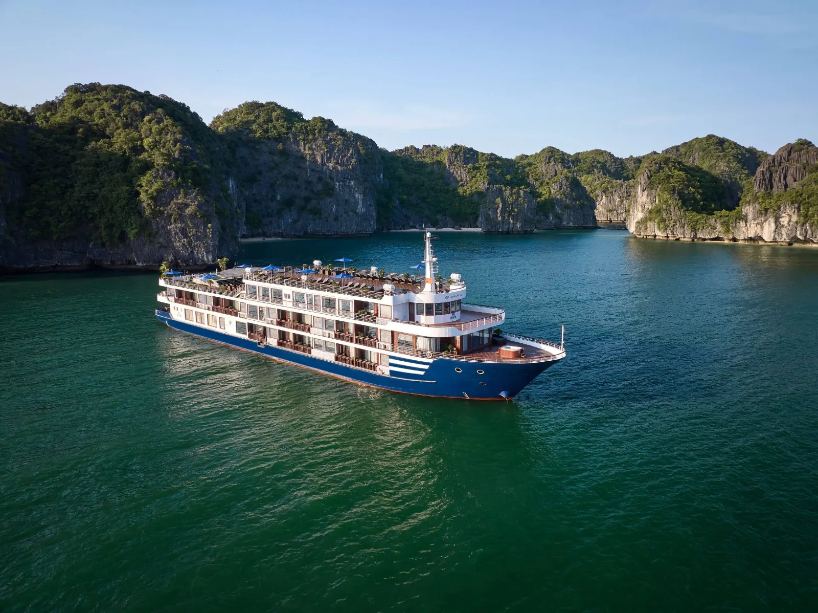 Erina Cruise Lan Ha Bay