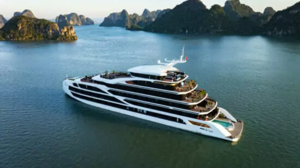 Diana Cruise, a halal-certified cruise ship in Lan Ha Bay