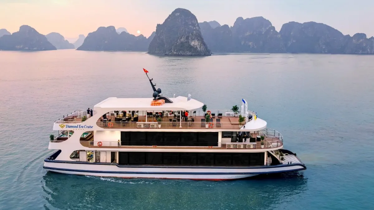 Diamond Era day cruise ship on Halong Bay