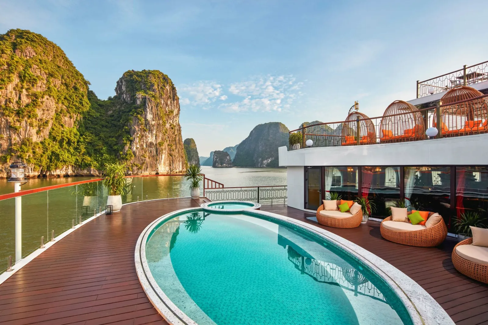 Indochine Premium Cruise Infinity Pool