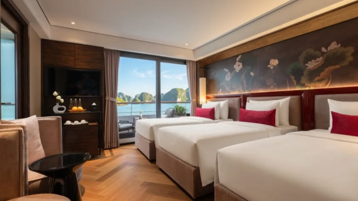 Ocean View Premier Family Suite with three beds on La SEN of the Bay Cruises