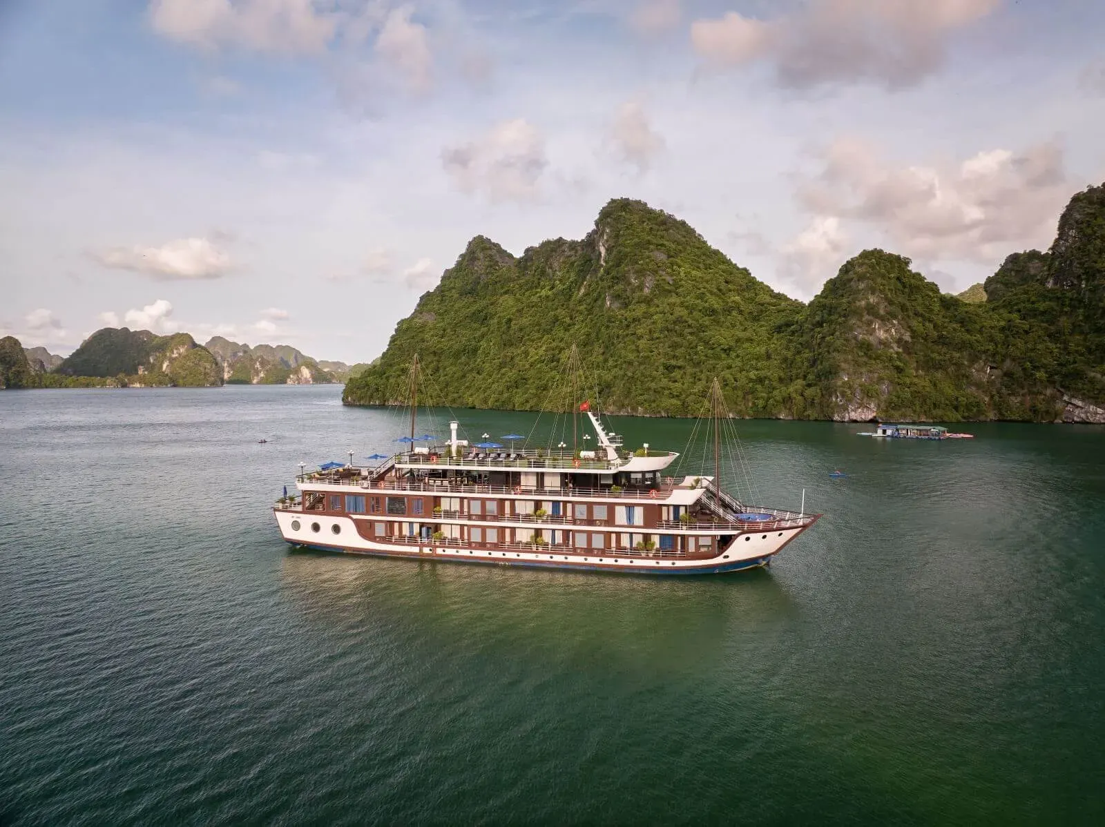 Le Journey Elegance Cruise Halong Bay