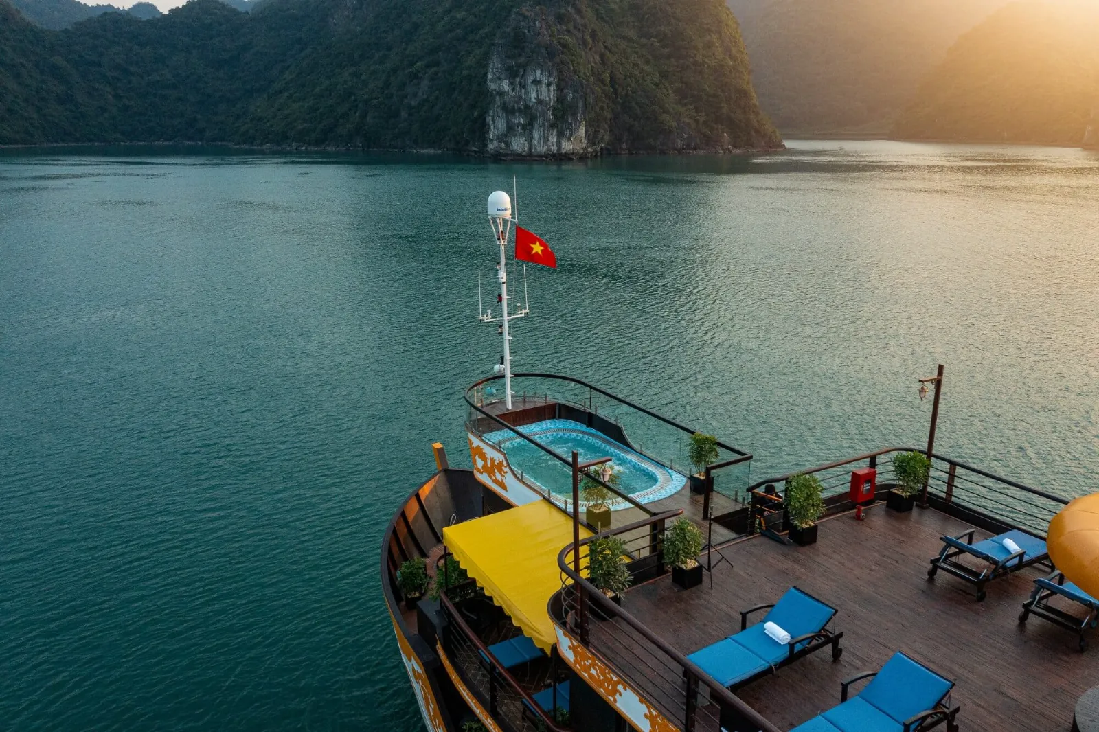 Nostalgia Cruise Cruising Lan Ha Bay