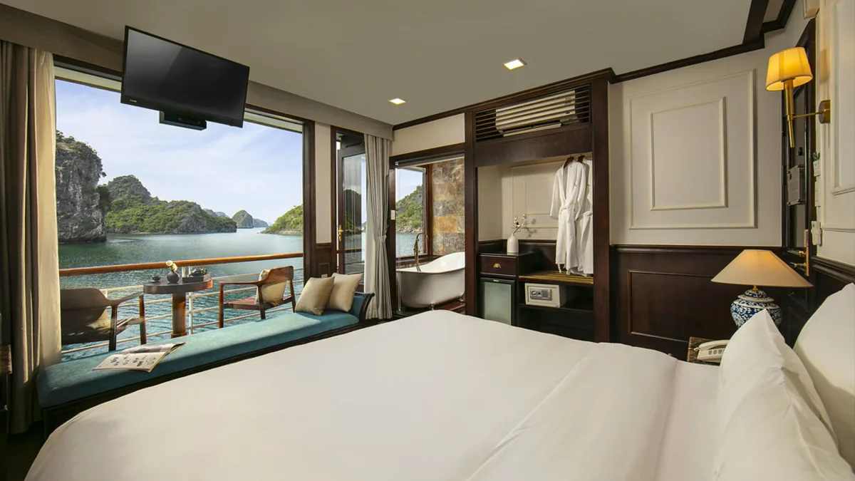 Premium Deluxe cabin with bay view on Orchid Trendy Cruise