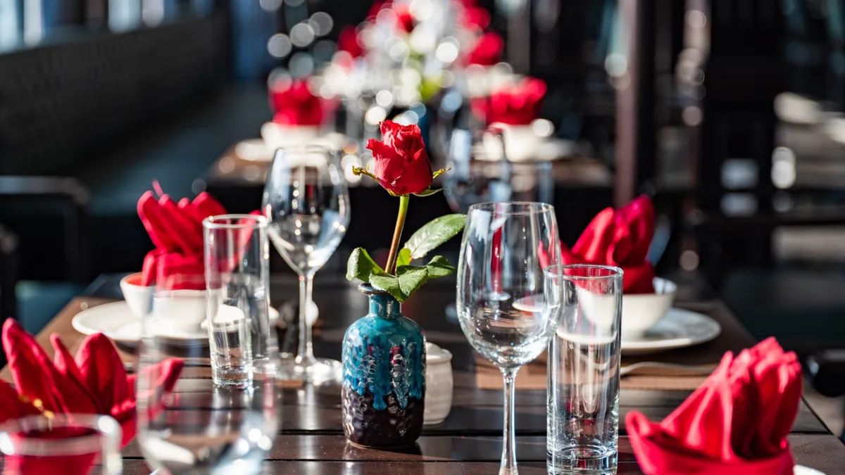 Rita Cruise Halong Bay Restaurant Table Setting