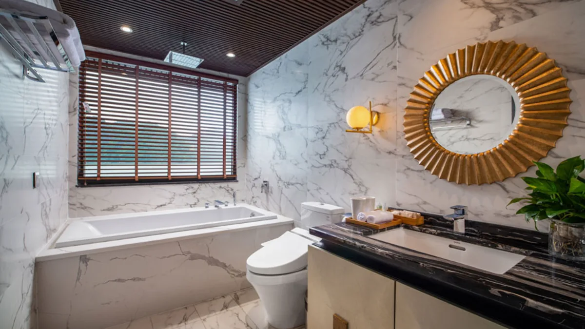 Stellar of the Seas Cruise Junior Suite bathroom