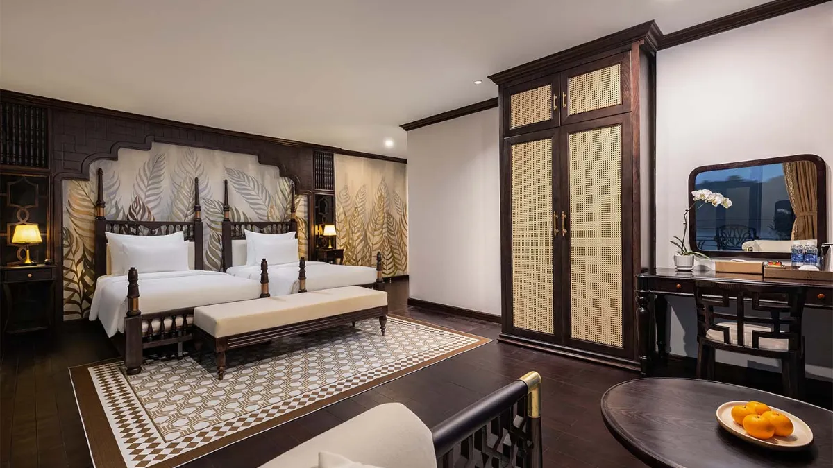 Venus Cruise Executive Suite – Bedroom Tv