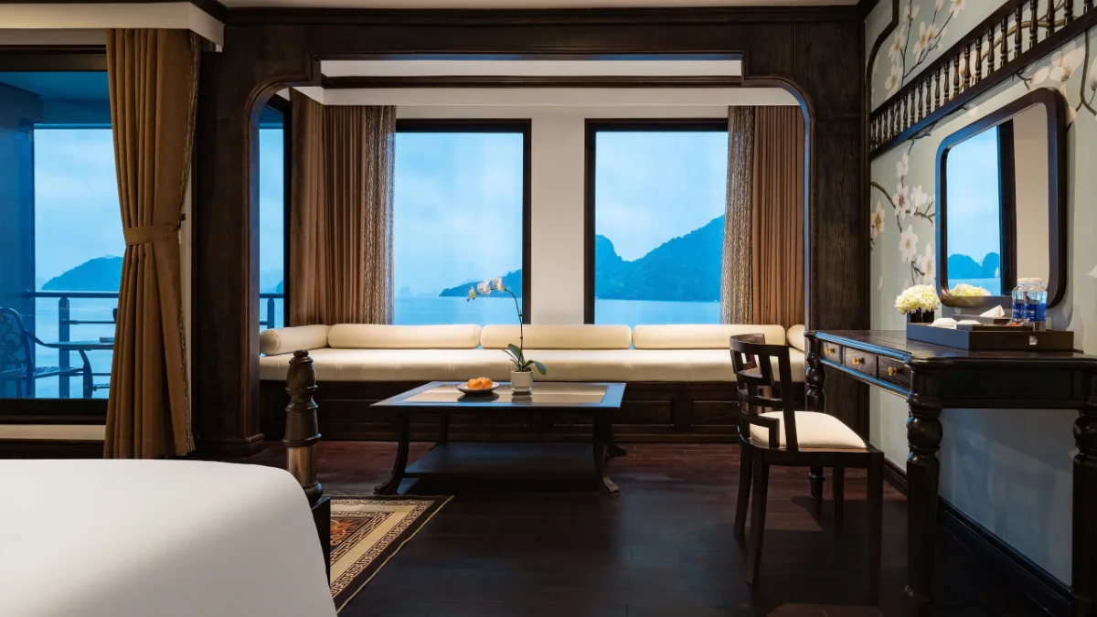 Venus Cruise Executive Suite – Living Area Sea View