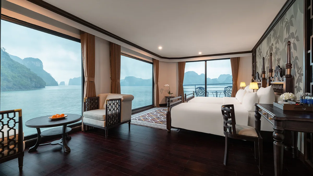 Venus Cruise Family Suite – Bedroom Bay View