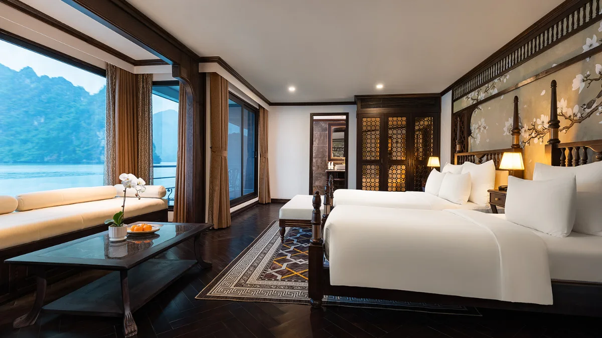 Venus Cruise Family Suite – Bedroom Sea View