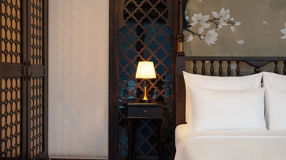Venus Cruise Family Suite – Bedside Lamp