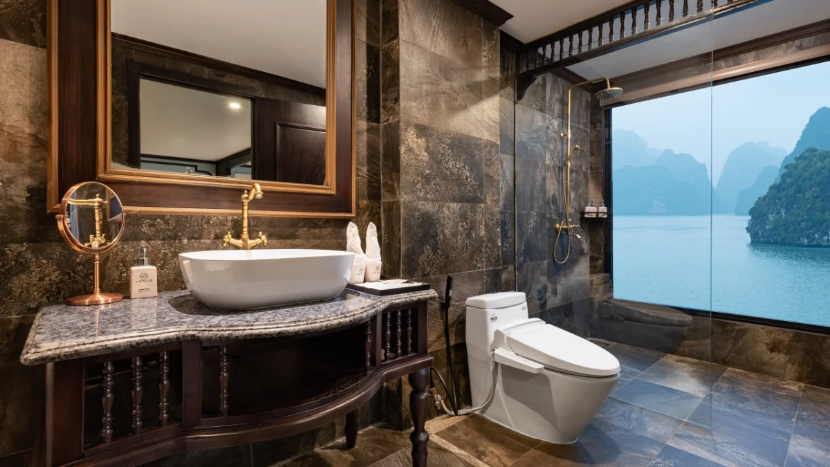 Venus Cruise Premier Suite – Bathroom Sea View