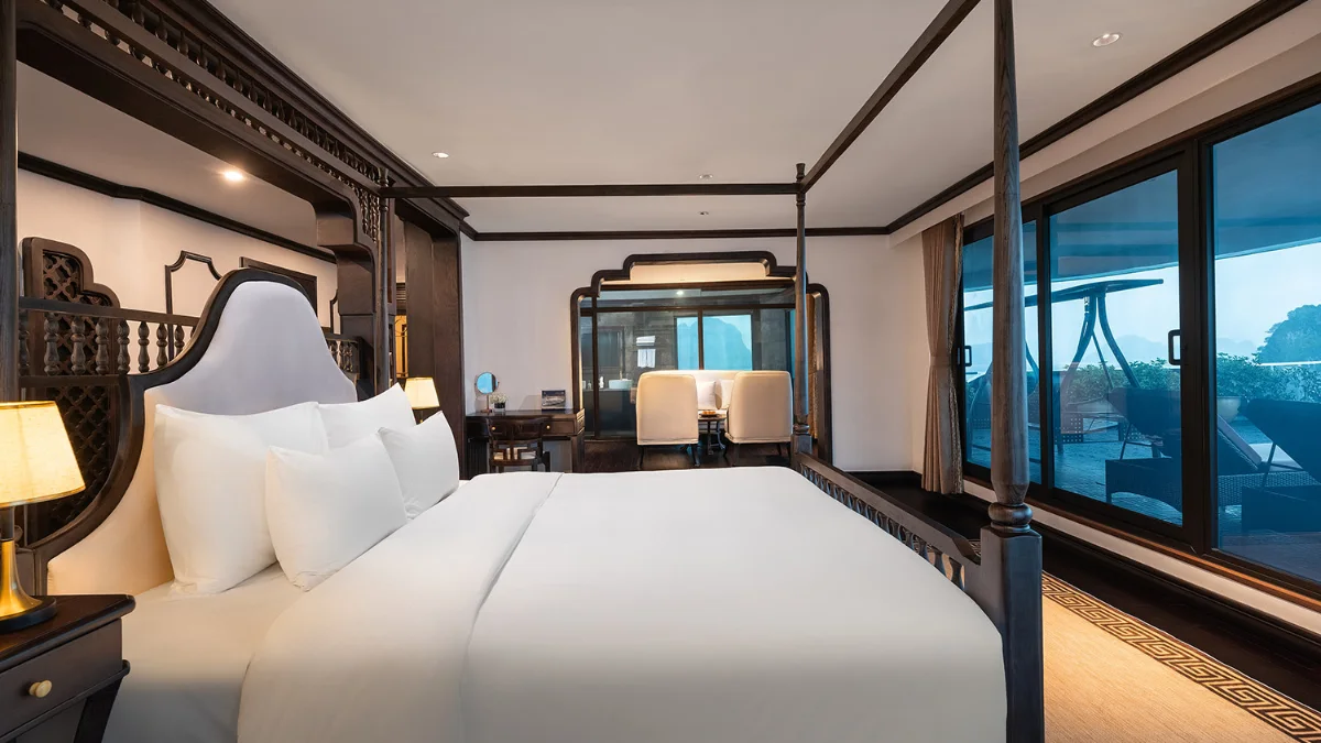 Venus Cruise President (Pearl) Suite – Bedroom Bay View