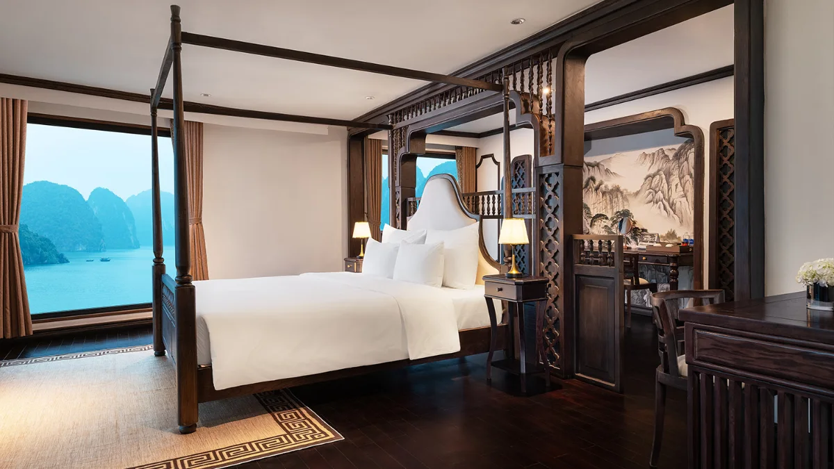 Venus Cruise President (Pearl) Suite – Bedroom Interior