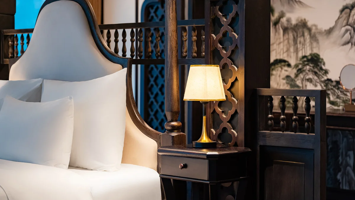 Venus Cruise President (Pearl) Suite – Bedside Detail
